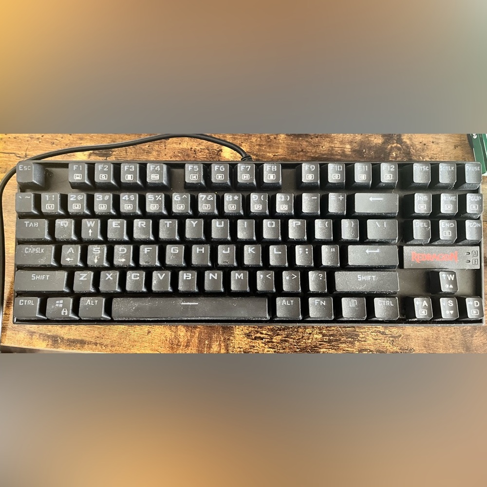 Redragon K552 Wired Mechanical Gaming Keyboard plus Speaker - Picture 2 of 6